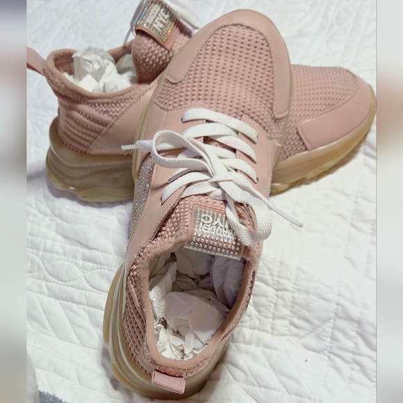 CUTE STEVE MADDEN Women's Sneakers in Blush Pink Size 5 (RUN BIG, THEY FIT 7.5) - Picture 4 of 8